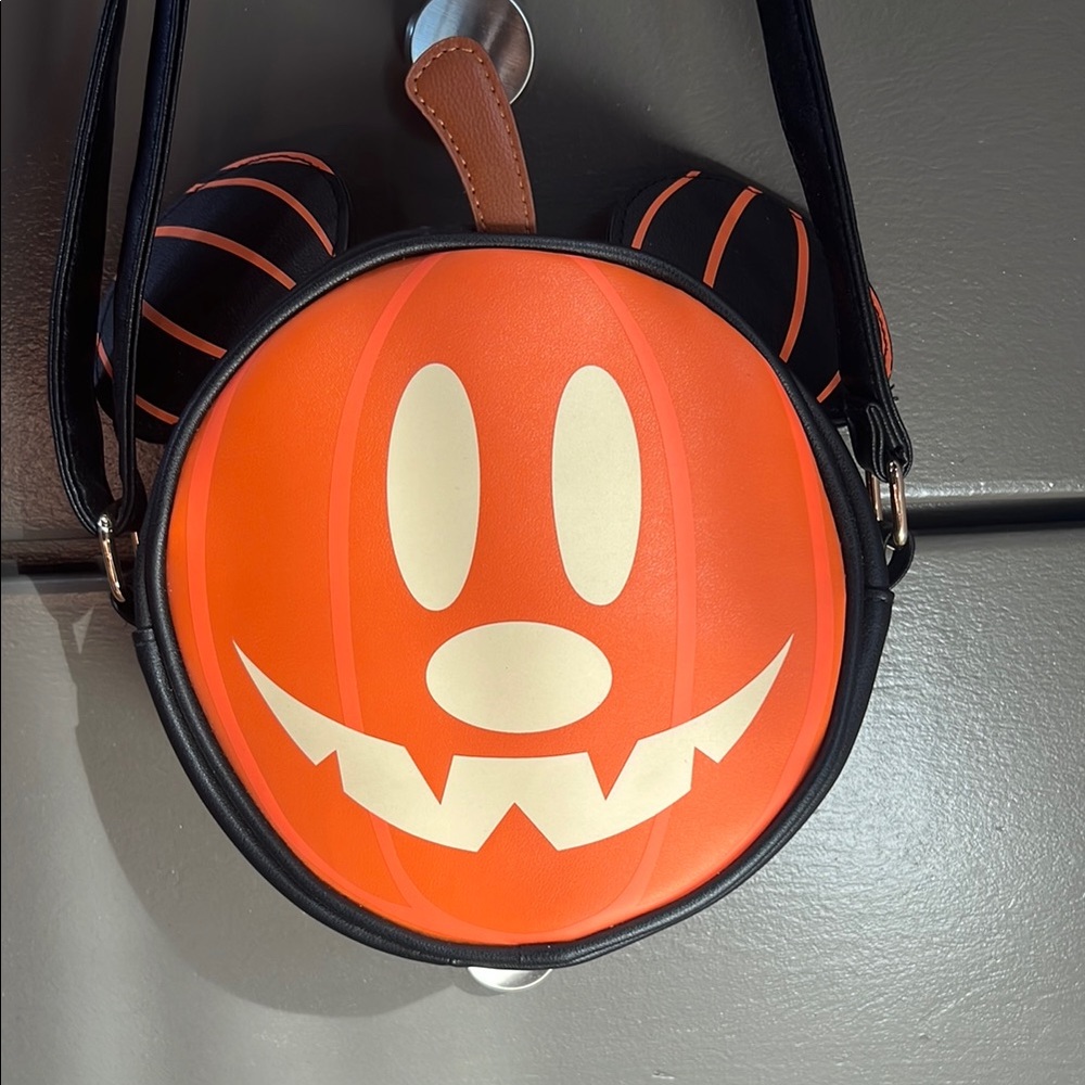 Bioworld Mickey Mouse Halloween purse
